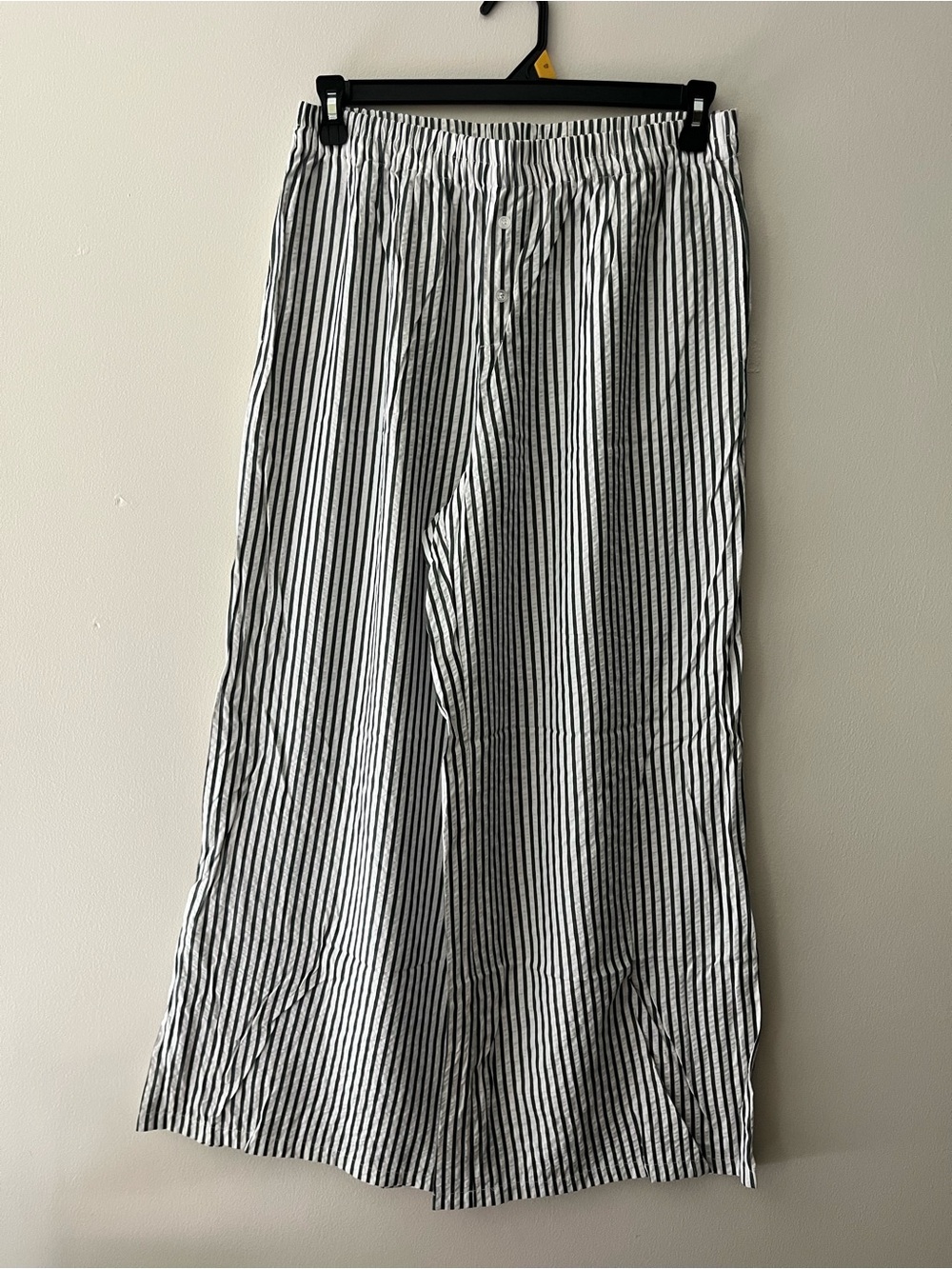 Sincerely Jules Crinkle Gauze Wide Leg Pants- Pack on 2 - Picture 2 of 7